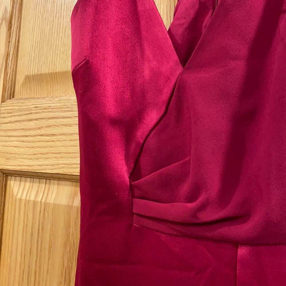Halston Wrap-effect crepe-paneled satin wildberry - Picture 9 of 14